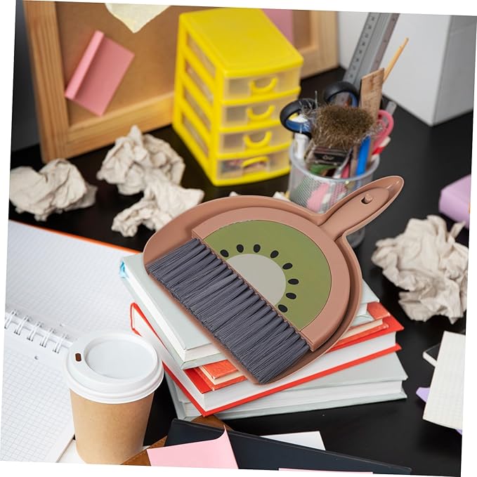PRETYZOOM Mini Travel Cleaning Kit Floor Sweeper Dustpan and Small Brush for Desktop Cleaning