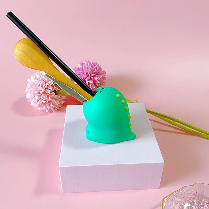 Cute Small Pen Pencil Holder, Kawaii Resin Cat Dog Dinosaur Rabbit Animal Paper Clip Toothbrush Mini Storage Organizer Office Desk Decorations