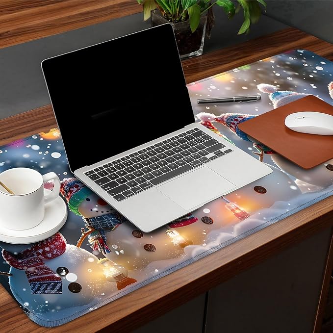 Snowman Christmas Mouse Pad XXL – Large Holiday Desk Mat with Cute Snowmen & Lights, Extended Non-Slip Mousepad for Office, Gift, Winter Decorations,31.5 x 11.8 in