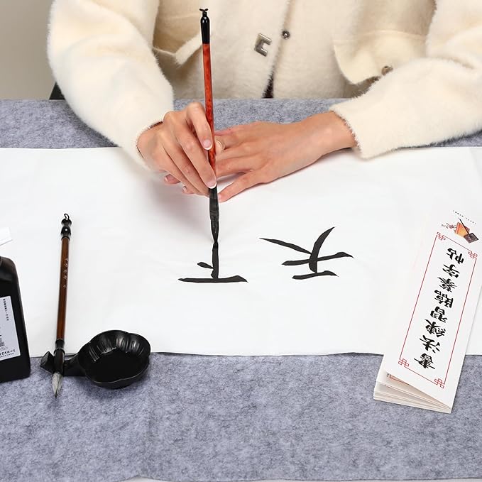 MEGREZ Chinese Calligraphy Drawing Felt Mat, Sumi Xuan Paper Painting Felt Desk Pad for Chinese Calligraphy Writing Japanese Drawing, Black, 19.6 x 27.5 inch (50 x 70cm)