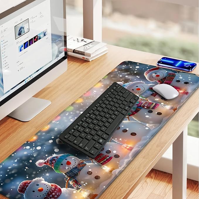 Snowman Christmas Mouse Pad XXL – Large Holiday Desk Mat with Cute Snowmen & Lights, Extended Non-Slip Mousepad for Office, Gift, Winter Decorations,31.5 x 11.8 in