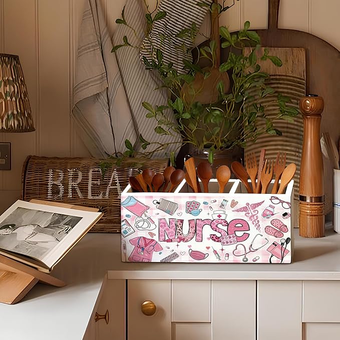 Pink Nurse Pen Holder, Nurses Appreciation Gifts Pencil Holder for Desk, Nurse Office Decor, Nursing Nurses Gifts for Women Wooden Box Sign Decorations for Office Desk Tabletop