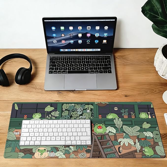 Cute Frog Mouse Pad,35.4 x 15.7 Inch Large Mouse Mat Non-Slip Rubber Stitched Edges for Writing Desk,Office,Home,Laptop