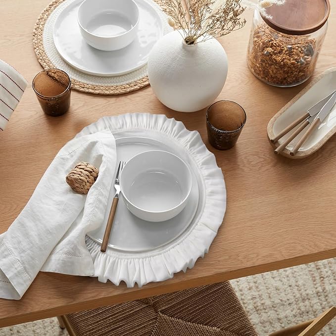 16.5 Inch Velvet Round Placemat with Ruffle for Dining Table Outdoor Placemats Non-Slip Washable for Gathering, Occasional Decoration and Family Parties Celebrations Set of 4, White