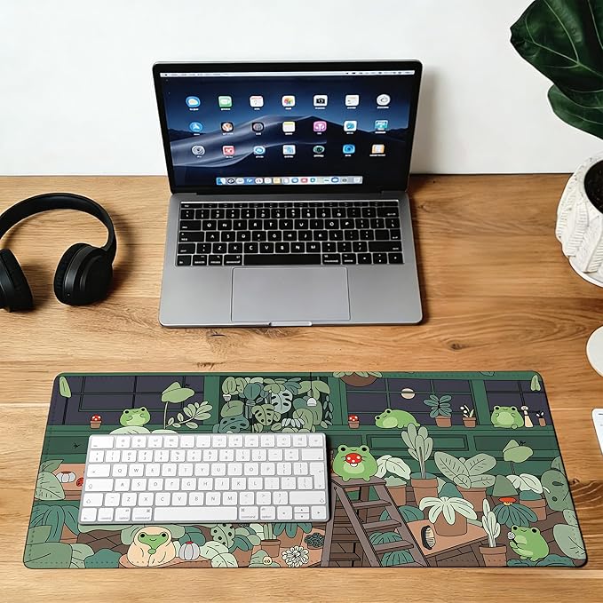 Large Gaming Mouse Pad Cute Frog Desk Mat,Non-Slip Rubber Base Stitched Edges,Extended Mousepad for PC,Laptop,Office,Home Decor(31.5 x 11.8 Inch)