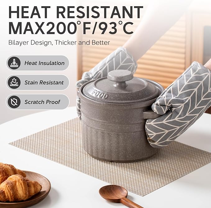 Placemats Set of 4, Heat Resistant Place Mats, Washable PVC Table Mats, Woven Vinyl Plastic Placemats for Dining Table, Non-Slip Stain Resistant Kitchen Table Placemats Easy to Clean?Beige?