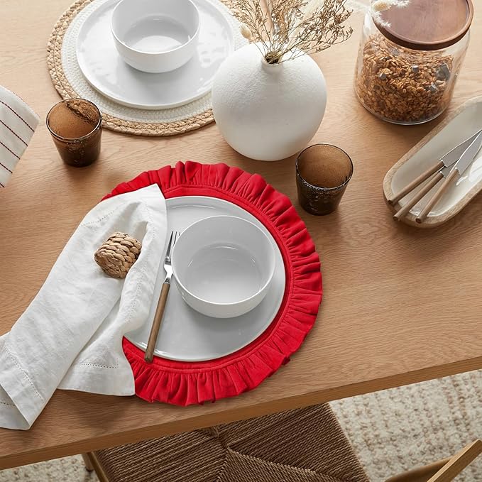 15 Inch Velvet Round Placemat with Ruffle for Dining Table Outdoor Placemats Non-Slip Washable for Gathering, Occasional Decoration and Family Parties Celebrations Set of 4, Red